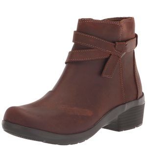 Clarks Women's Angie Spice Ankle Boot, Dark Tan Leather, 7 Wide